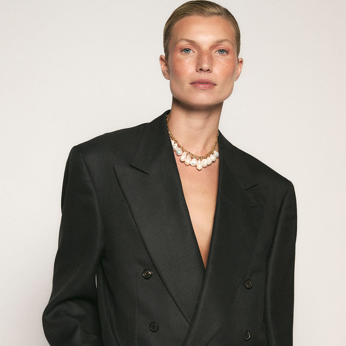 Nacha Pearl Choker