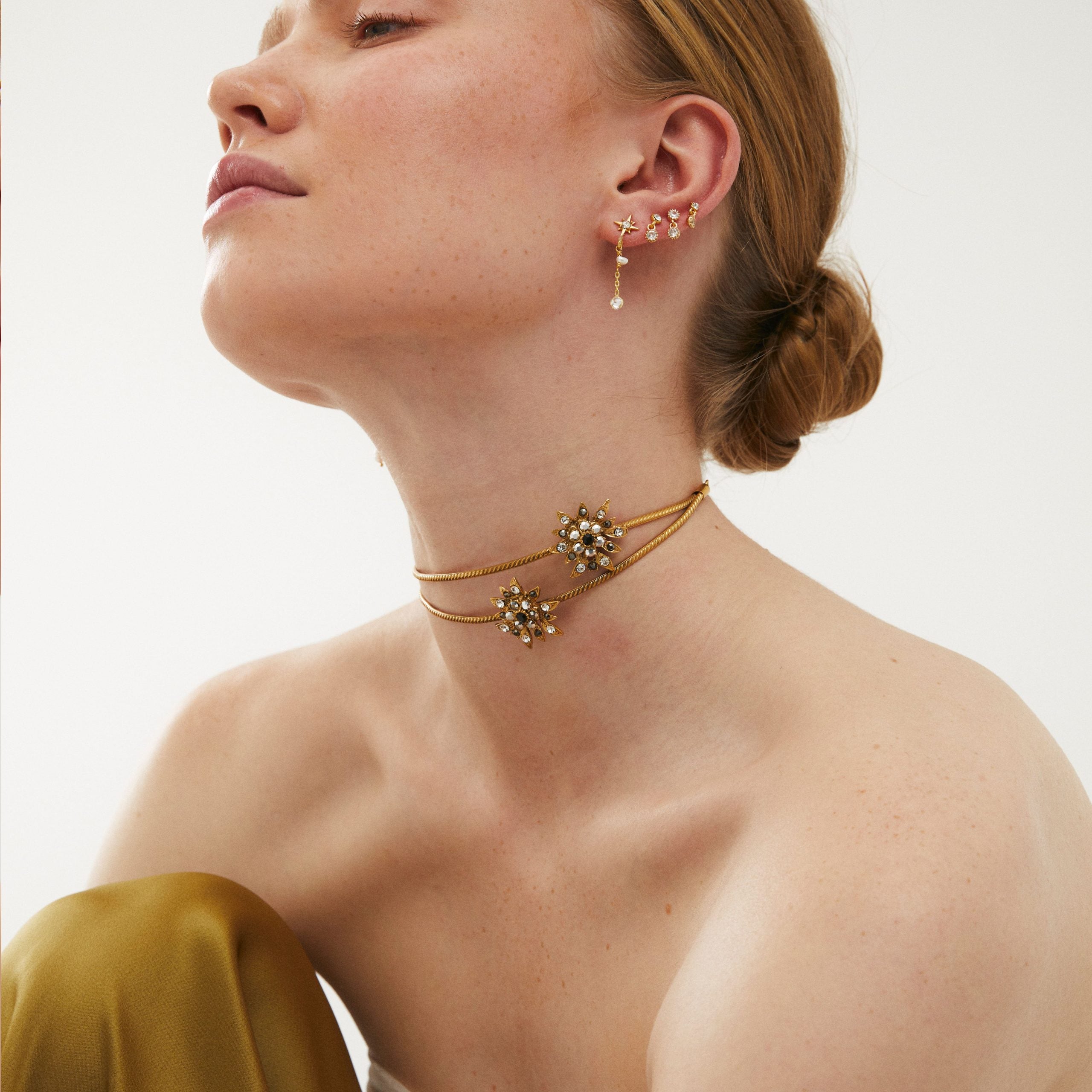 Ava Choker