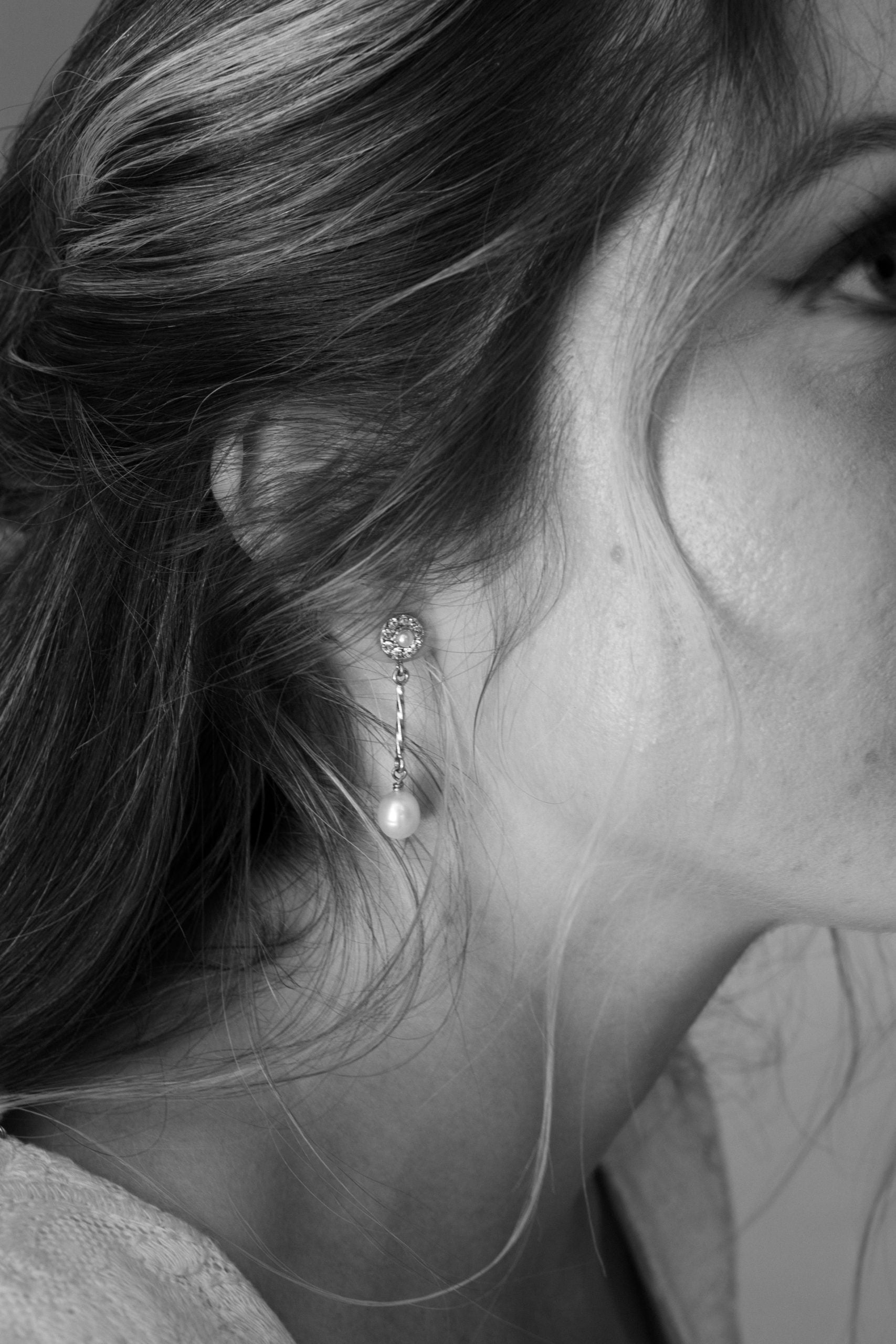 Anne Pearl Earrings