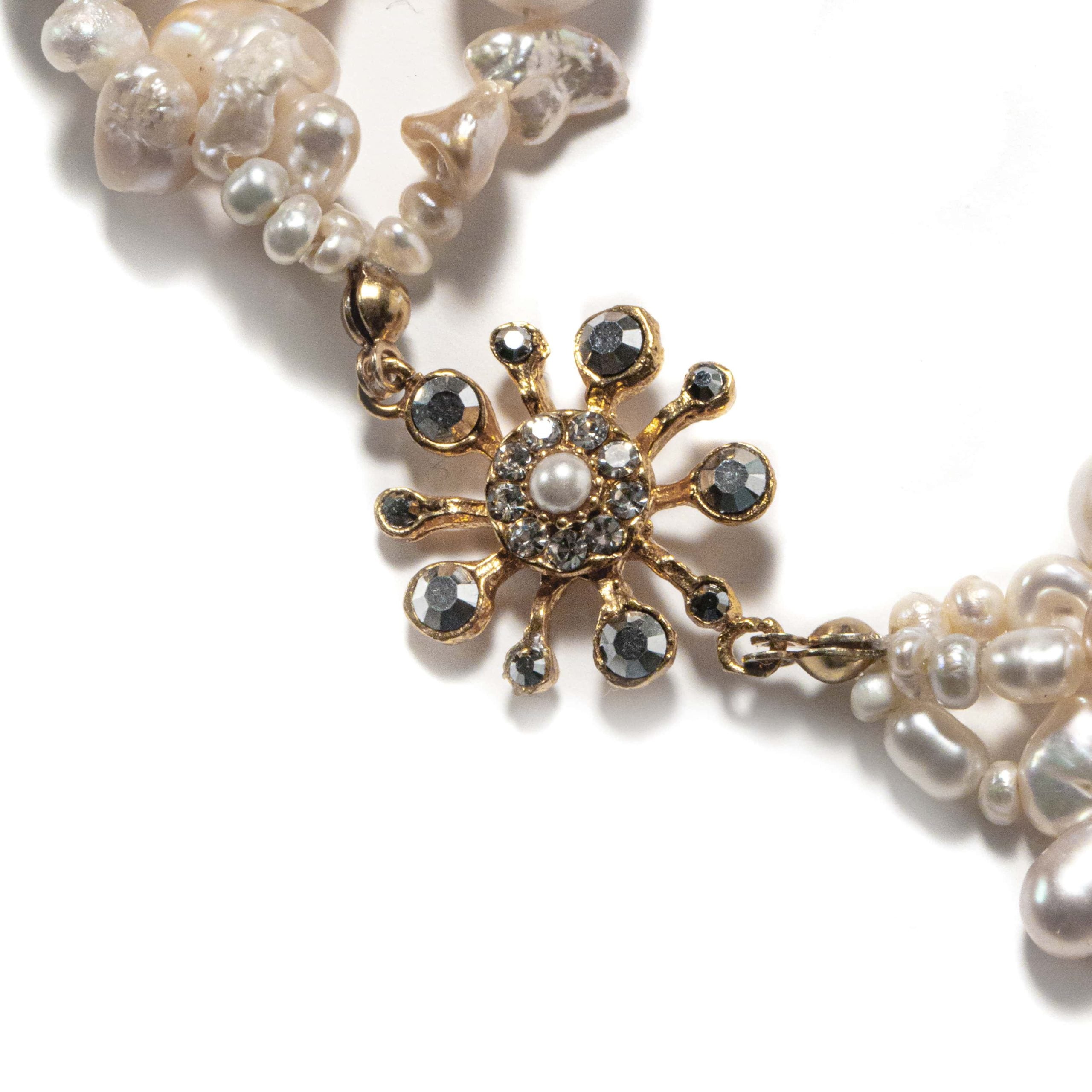Chaos Pearl Choker
