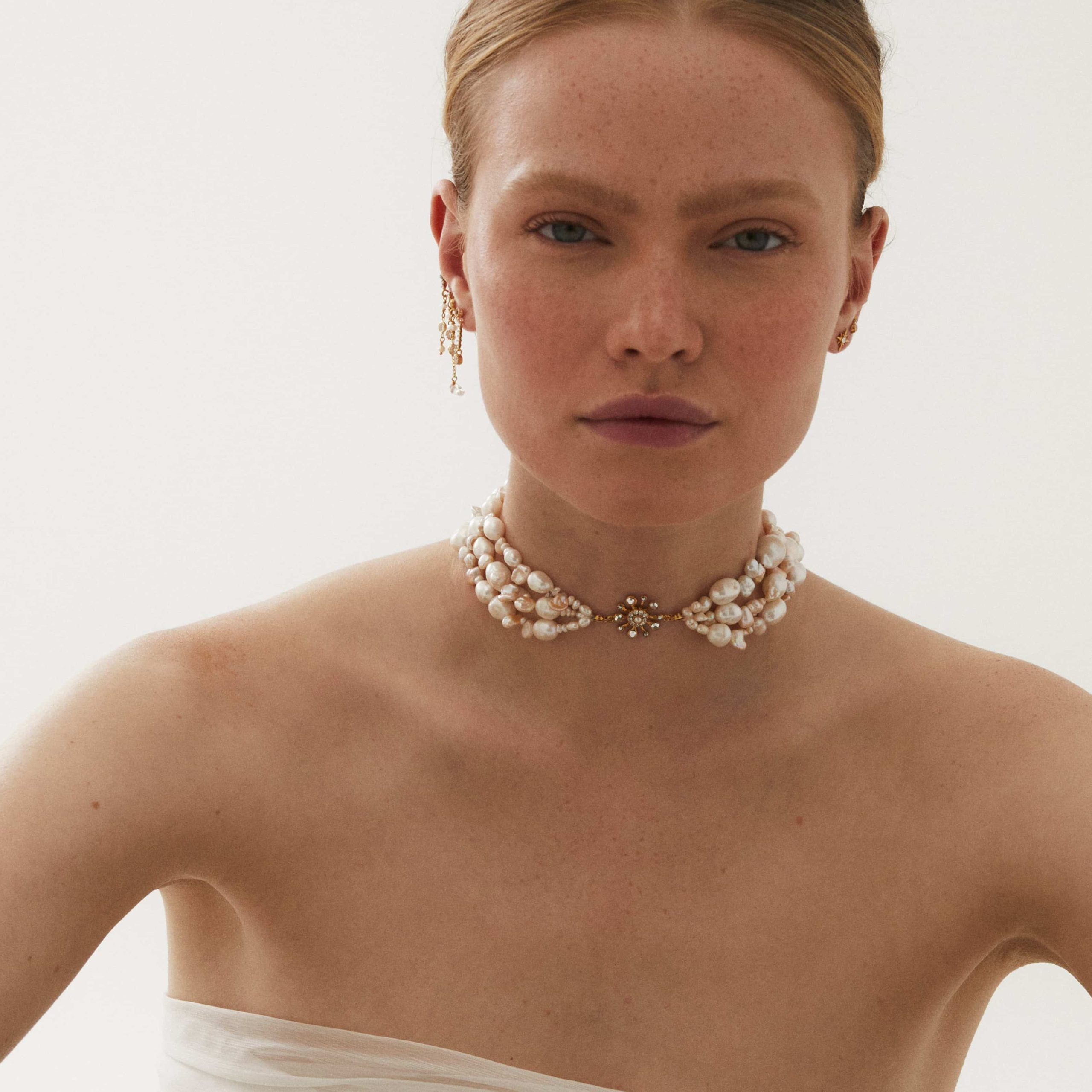 Chaos Pearl Choker